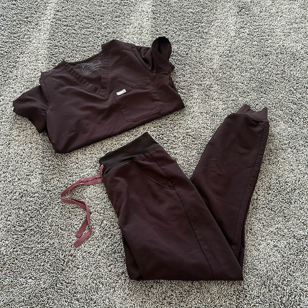 Figs Espresso scrub set